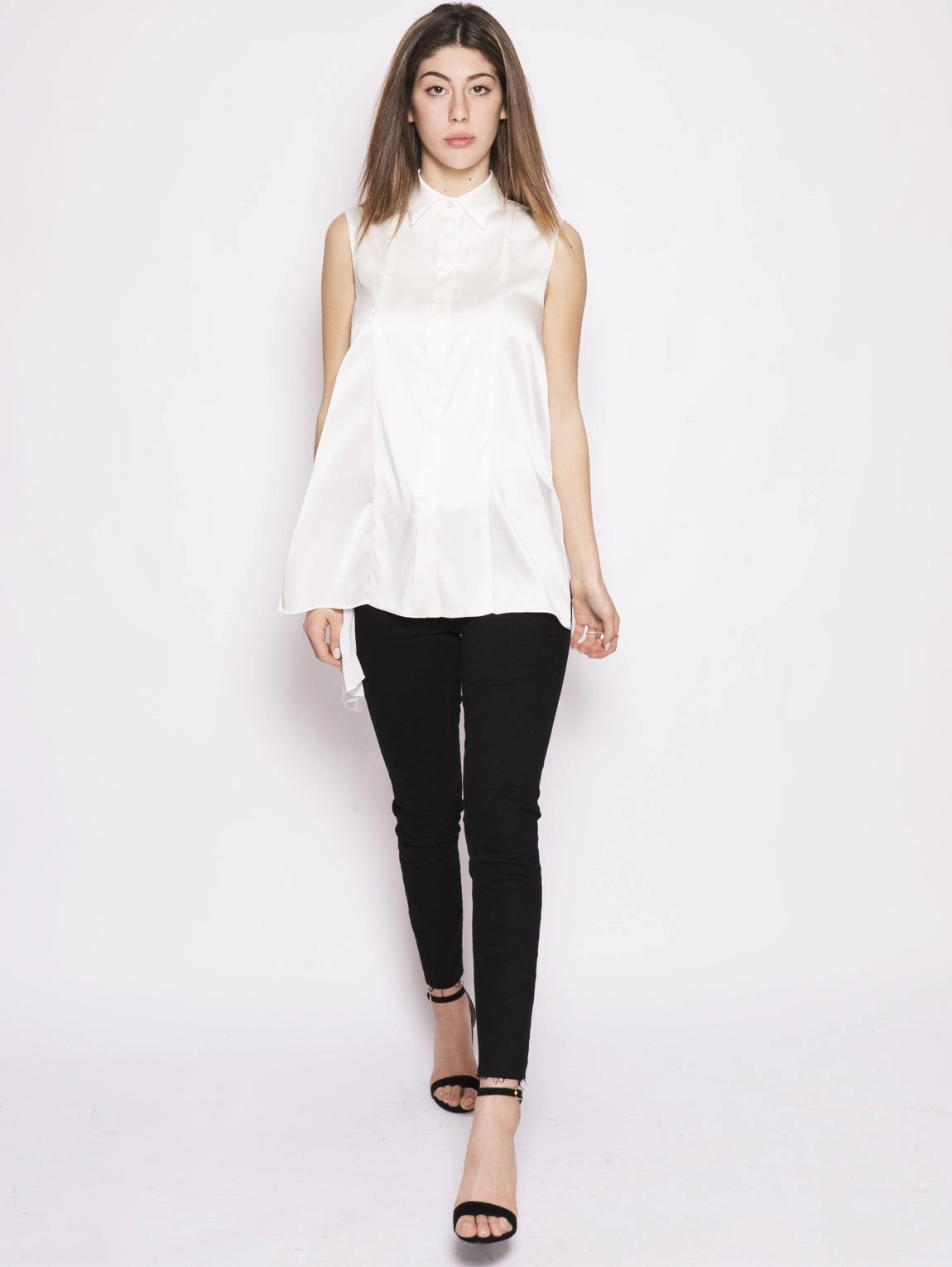 Blouse with white back pleats