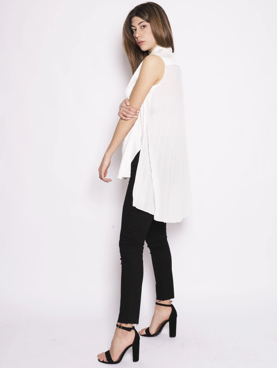 Blouse with white back pleats