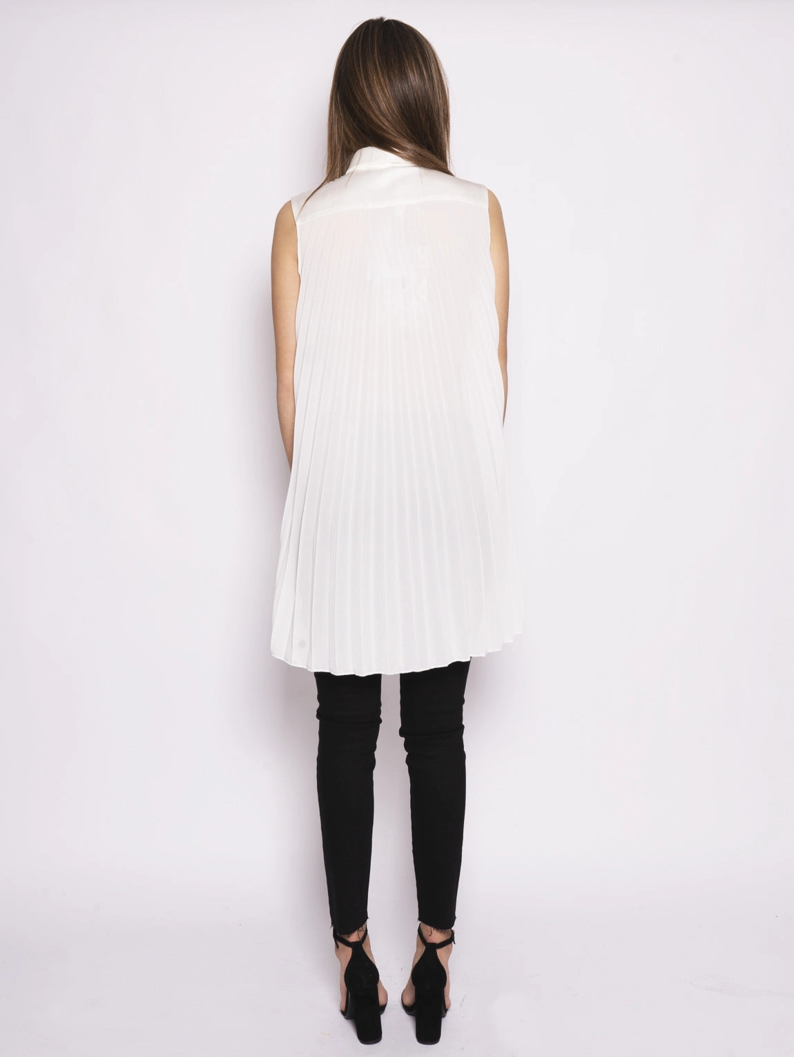 Blouse with white back pleats