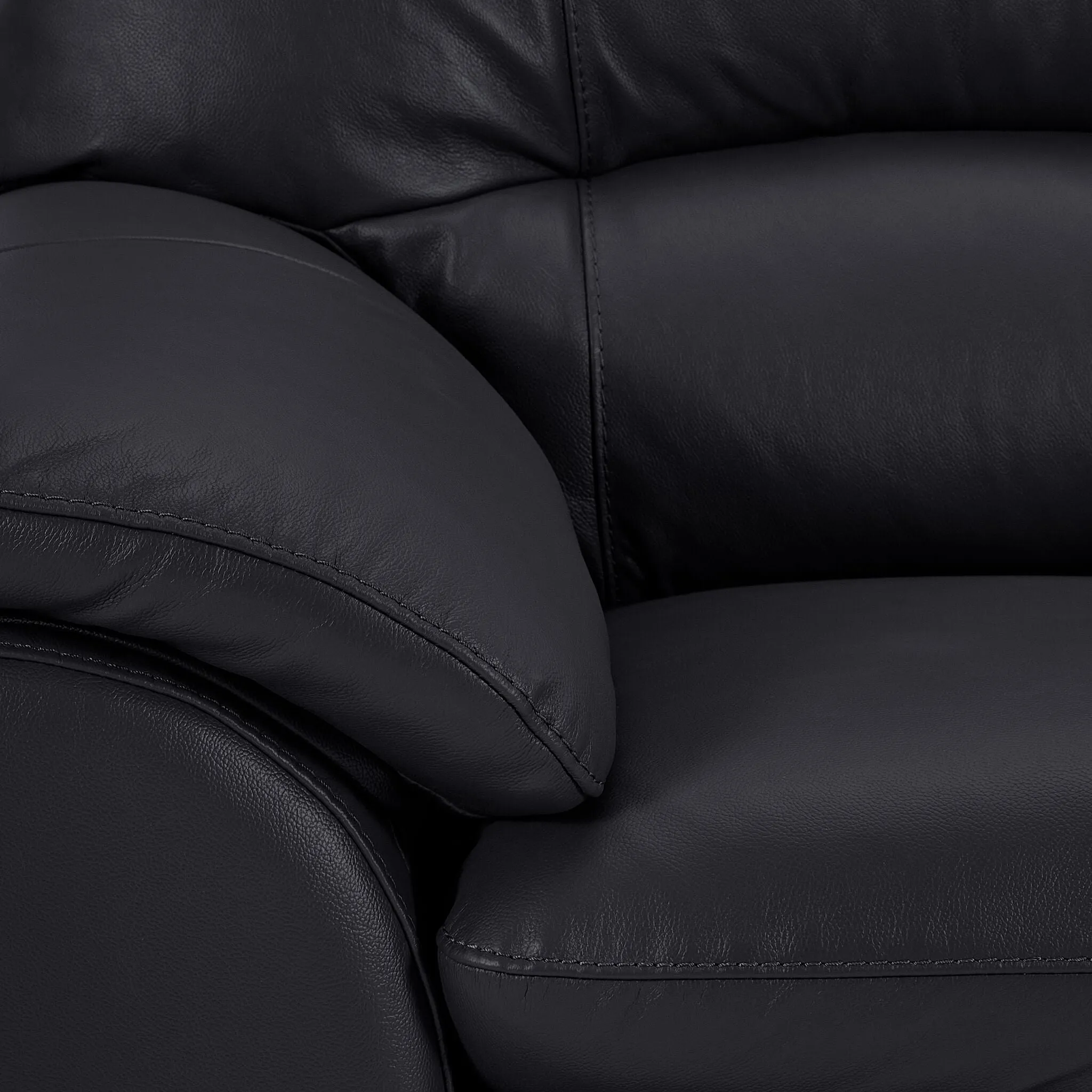 Kendrick Leather Loveseat - Black